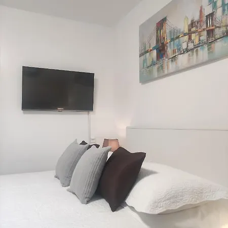 Tomislav Apartment *